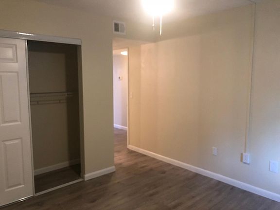 5th image of 110 Cypress Woods Ct APT 8A