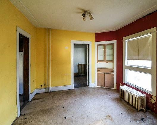 4th image of 323 S Ramsey Ave