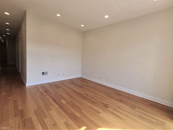 1662311079-Living_room_3339-3_1.1