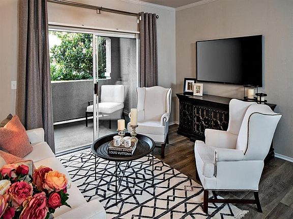 Eagle Glen Living Room