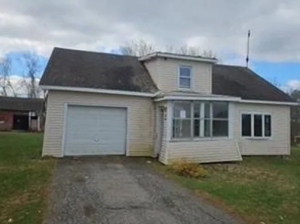 138 Voorhees Rd, Amsterdam, NY 12010