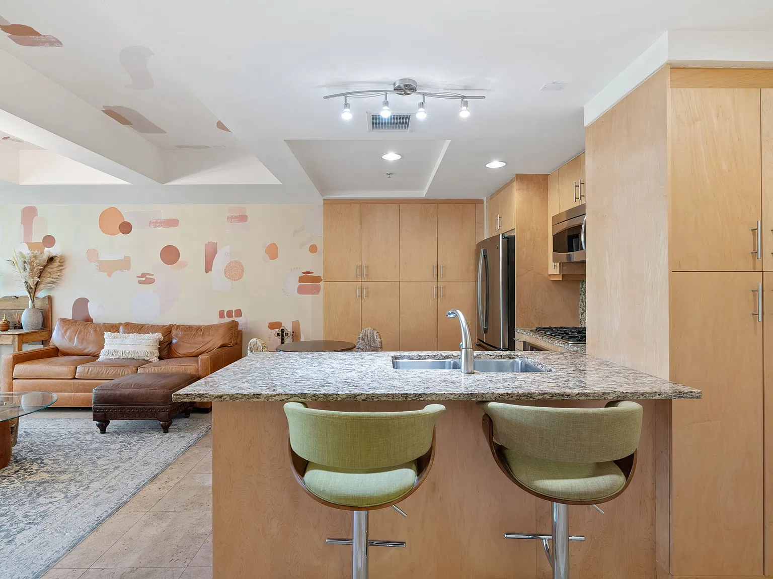 1 bed, 780 sqft, $2,800 — Photo 2