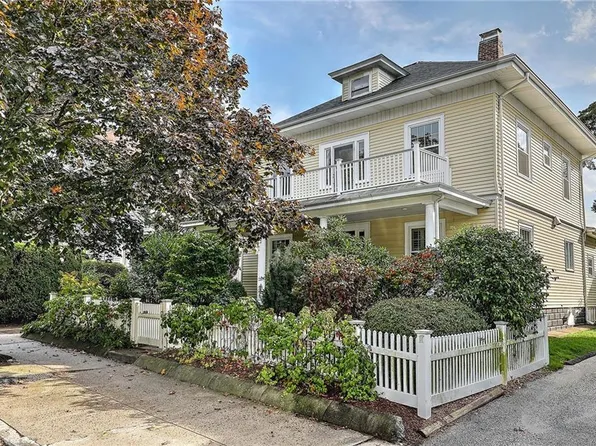 24 Belmont St, Pawtucket, RI 02860