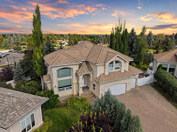 25 SE Ashmore Close, Red Deer, AB T4R 2R7