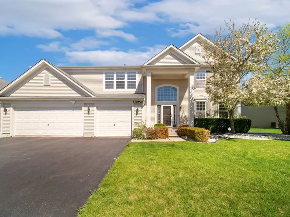 18950 W Glenhurst Dr, Lake Villa, IL 60046
