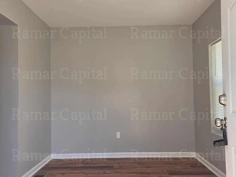 2754 Mickle St — Photo 9