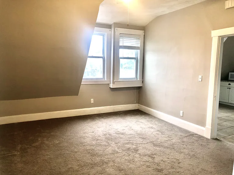 8 Middlesex St #5 — Photo 4