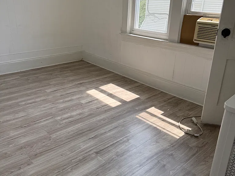 552 Court St #2 — Photo 7