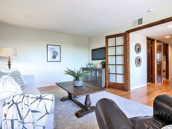 3rd image of 535 Bonnie View Ct