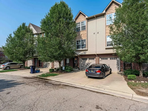 2177 Knotty Pine Trl, Howell, MI 48855