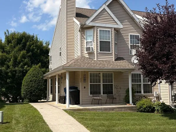 135 Peters Ct, Coatesville, PA 19320