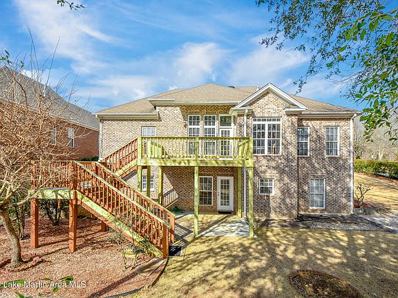 5th image of 866 Stanton Dr