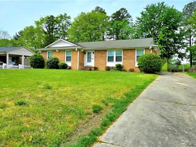 2404 Pine Lake Dr, Greensboro, NC, 27407