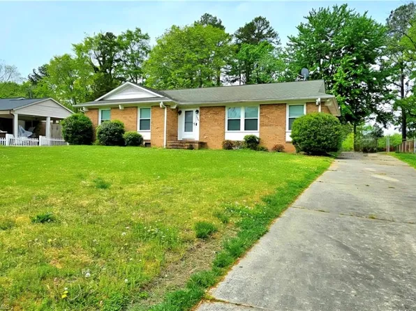 2404 Pine Lake Dr, Greensboro, NC 27407