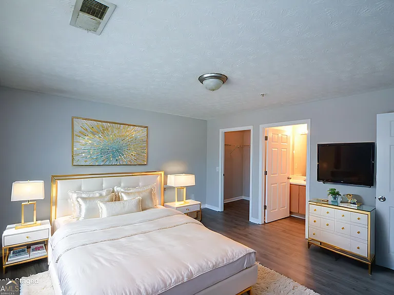 7302 Fairington Village Dr — Photo 19