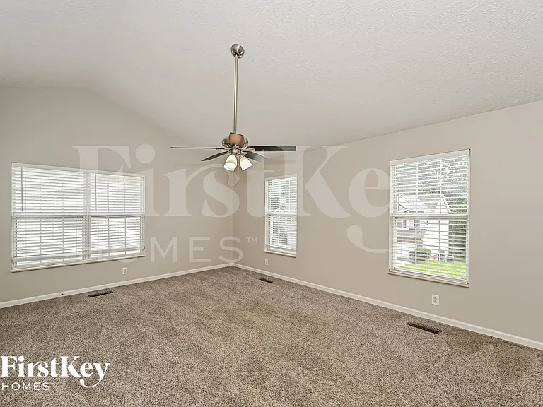 6005 Monroe Xing — Photo 9