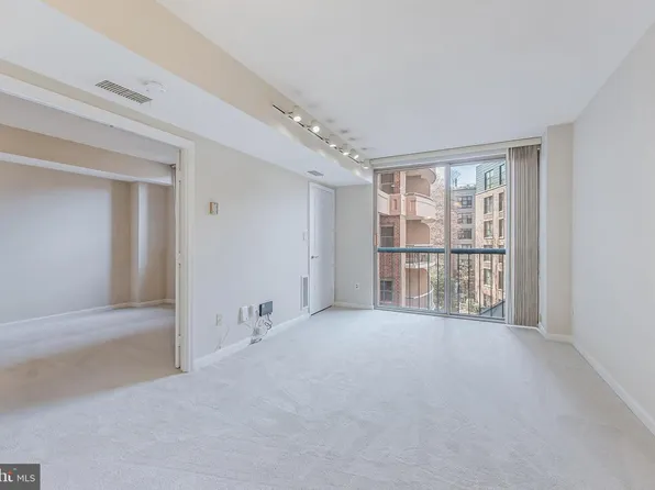 4808 Moorland Ln APT 314, Bethesda, MD 20814