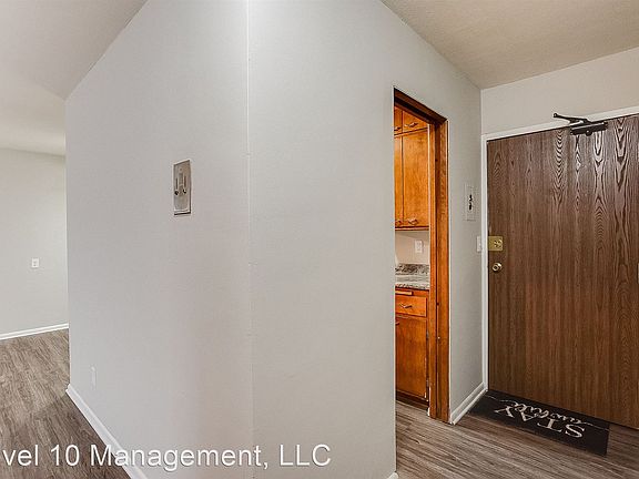 4th image of 2421 Pillsbury Ave #14569221