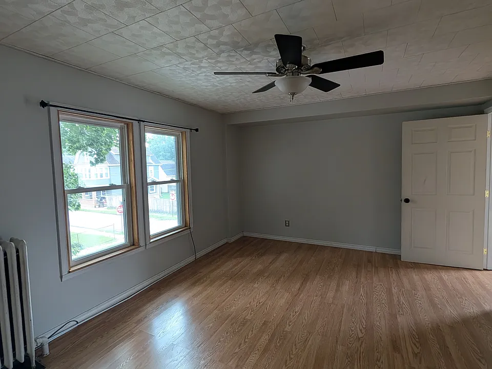 300 N 10th St