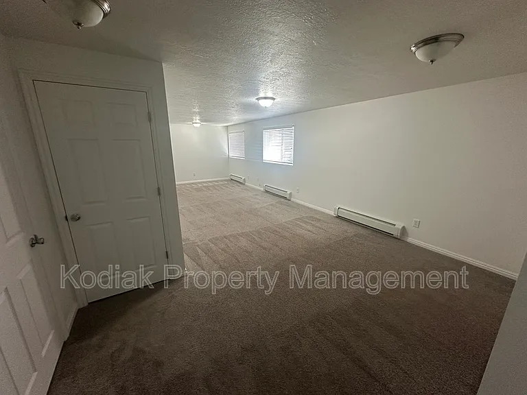 1802 S 200 W — Photo 12