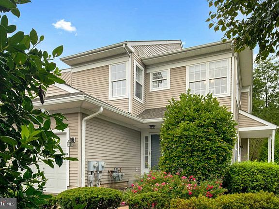 2nd image of 110 Jeffords Ct #1602