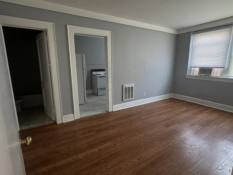 Beaumont Manor - 6 — Photo 2
