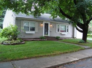 17 Fagan St, Uxbridge, MA 01569