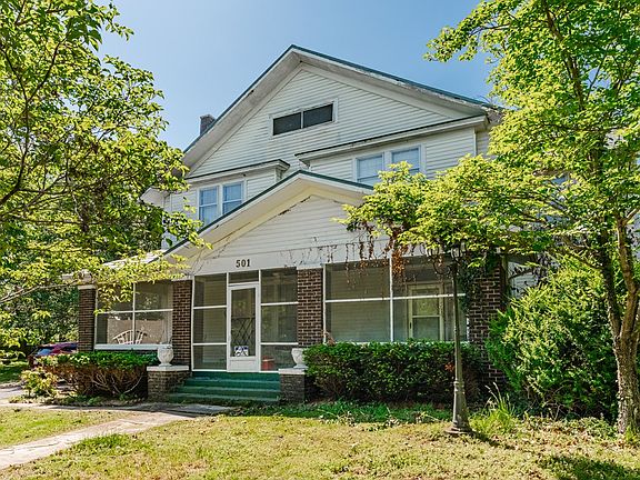 3rd image of 501 W Arcadia Ave