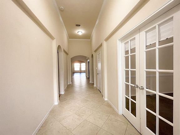 5th image of 5015 Crystal Bluff Ct
