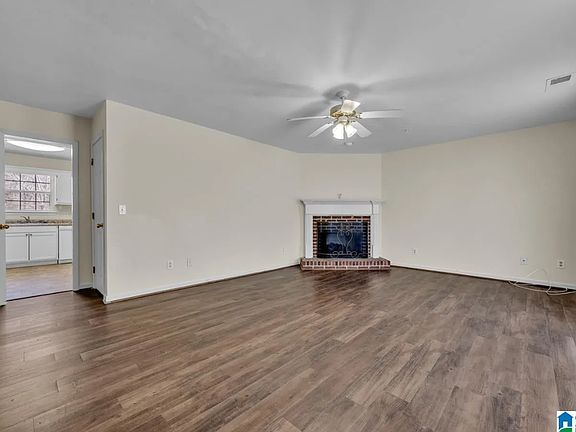 2nd image of 218 Willow Point Cir #1