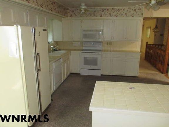 2nd image of 3524 Skyline Dr