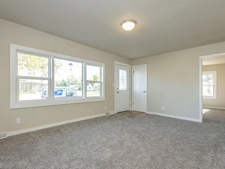 1406 E 27th Ct — Photo 10