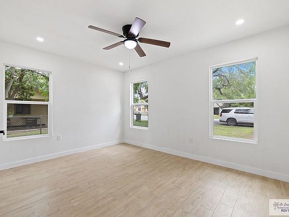 3rd image of 1522 Ball St