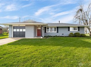 40 Maple Dr, Springboro, OH 45066