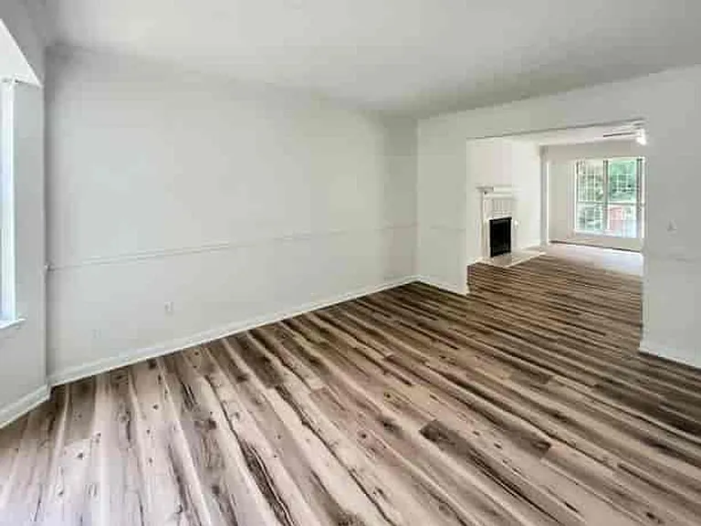 2945 Georgian Manor Dr — Photo 5