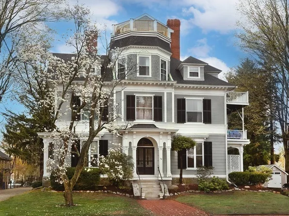 39 Broad St APT 5, Newburyport, MA 01950