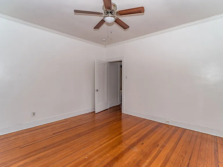 469 E Magnolia Ave — Photo 17