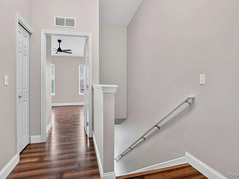 22680 Goddard Rd — Photo 23