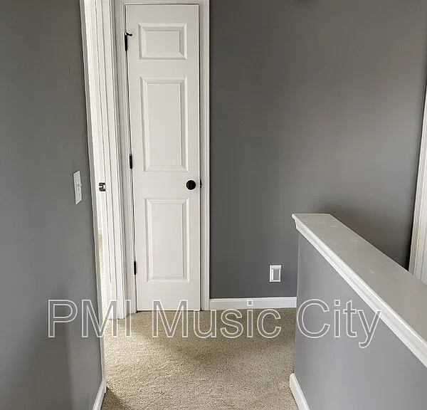 3933 Bridgeview Ln — Photo 9