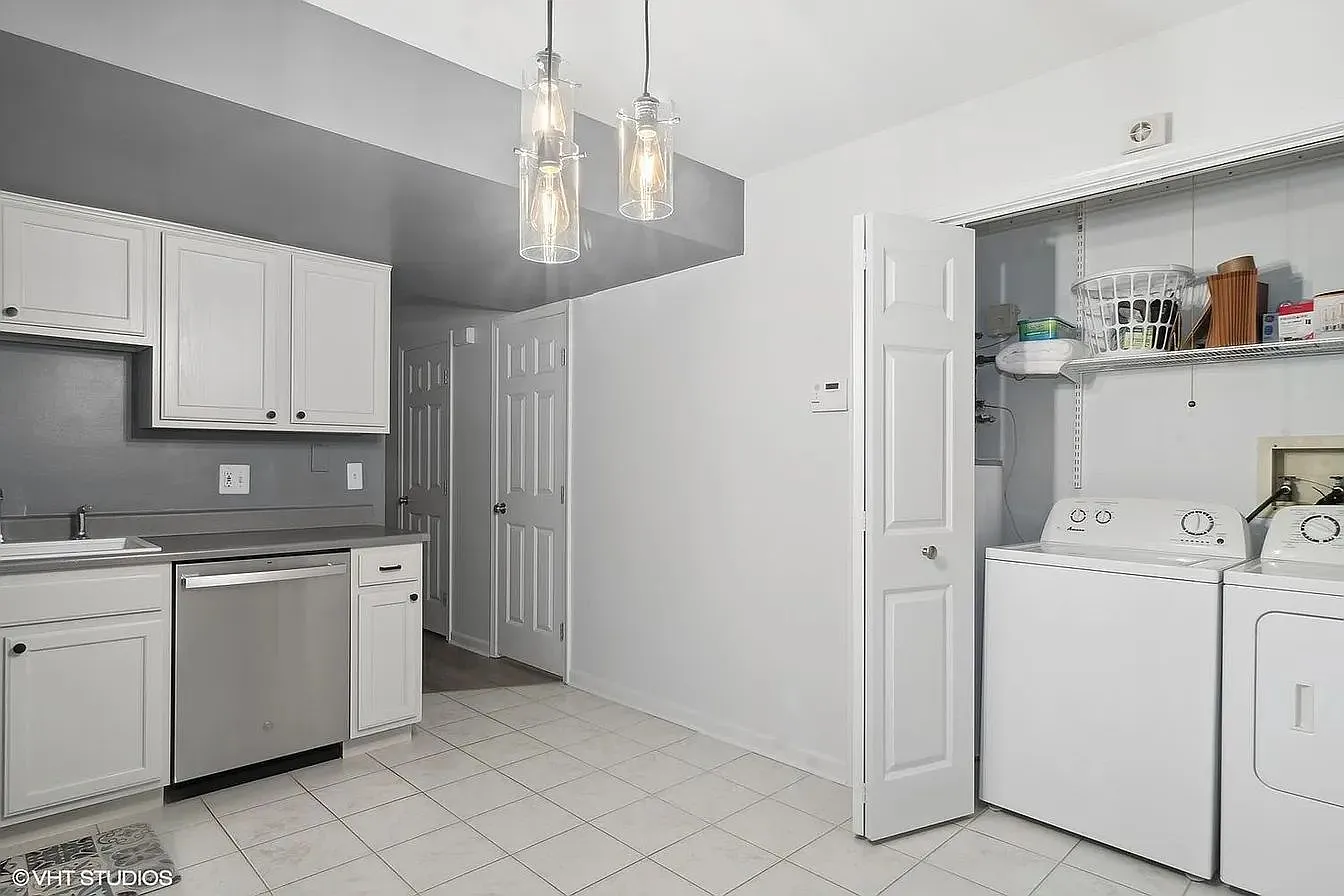2 bed, 1.5 bath, 1024 sqft, $2,200 — Photo 4