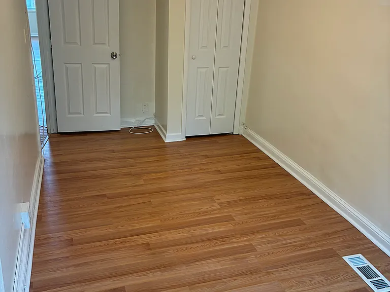 505 S Clinton St — Photo 8