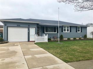 866 Remington Dr, North Tonawanda, NY 14120