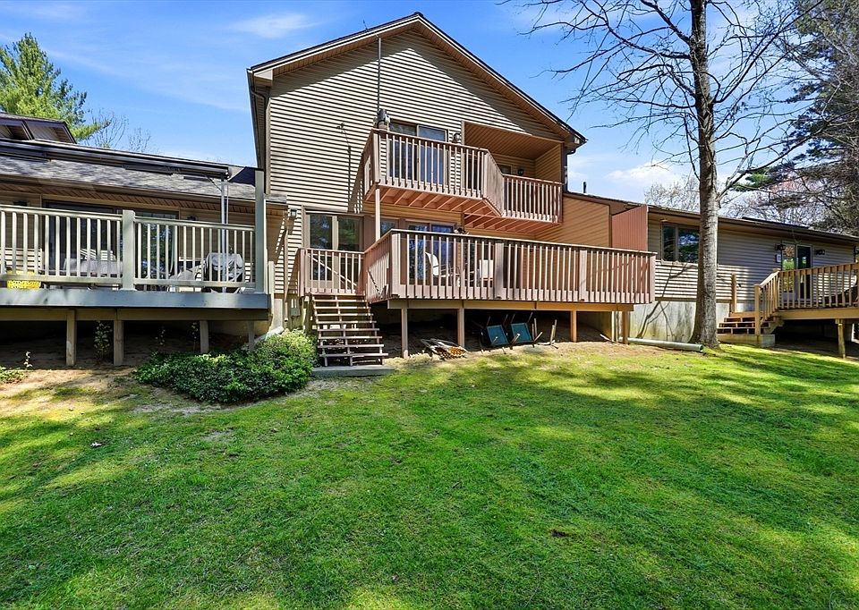 1st image of 929 Shaker Rd APT 17