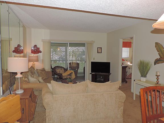 4th image of 18081 SE Country Club Dr APT 10-100