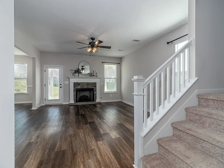 4831 Fairmont Dr — Photo 6