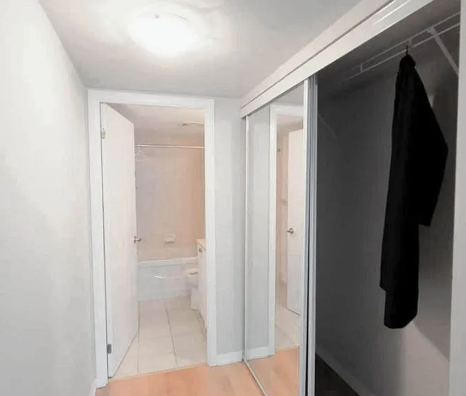 37 Grosvenor St #709 — Photo 4