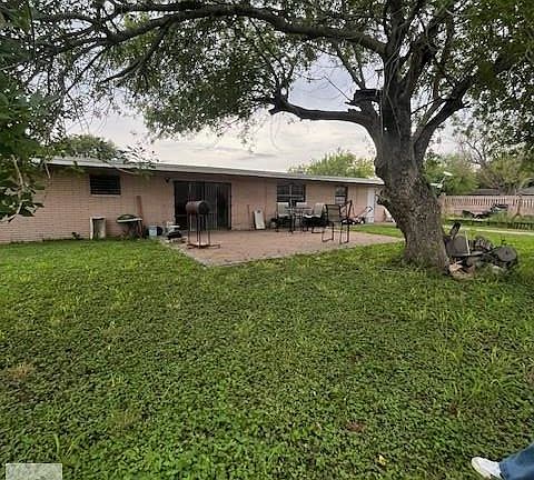 2nd image of 414 W Linda Ave