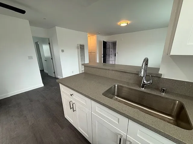 1071 Junipero Ave #301 — Photo 4