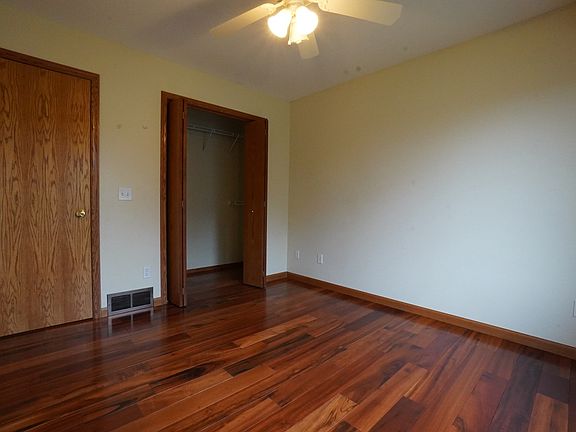 3rd image of 7409 W 51st St