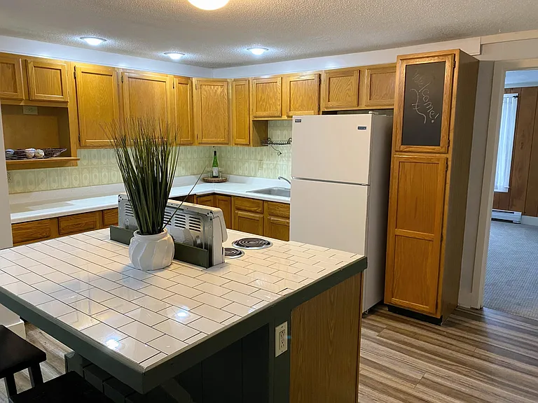 155 S Main St — Photo 3